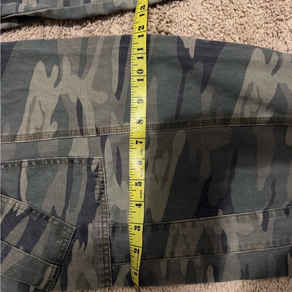 Forever 21 Camouflage Cargo Jeans - Picture 5 of 5